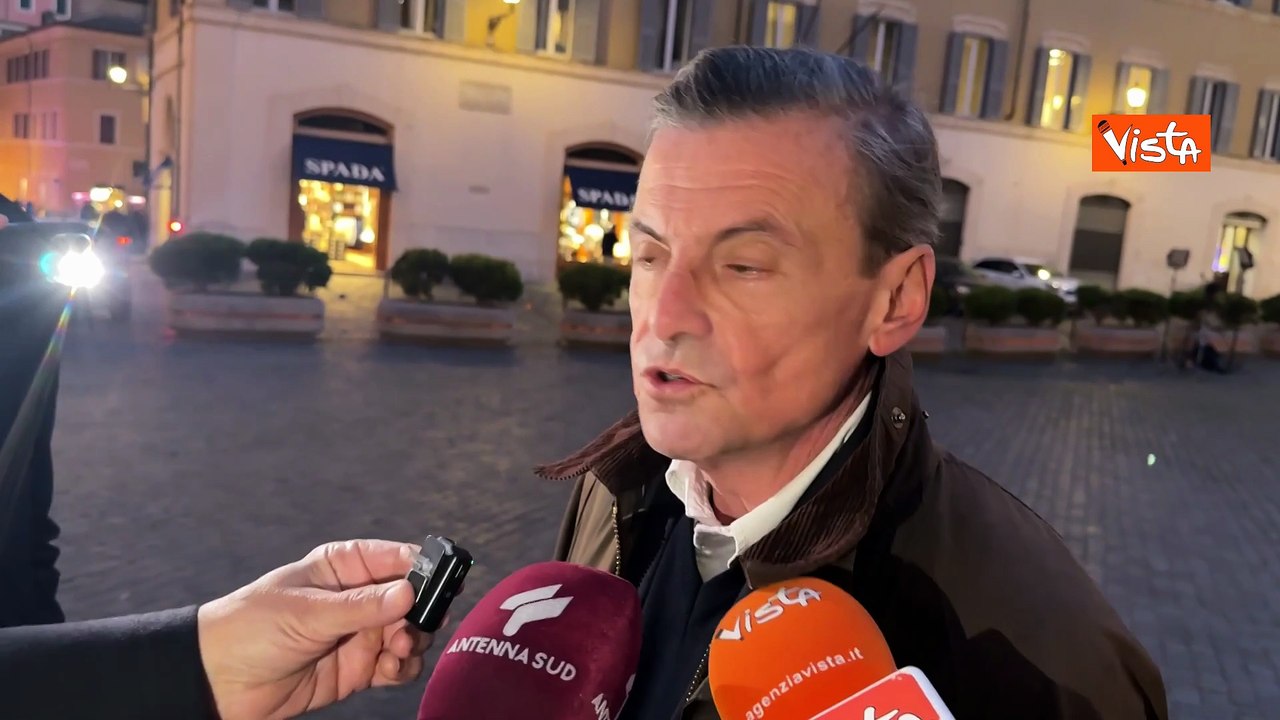 Calenda su dimissioni Delmastro e Bartolozzi: Tardive, ora è il turno di Urso e Santanchè