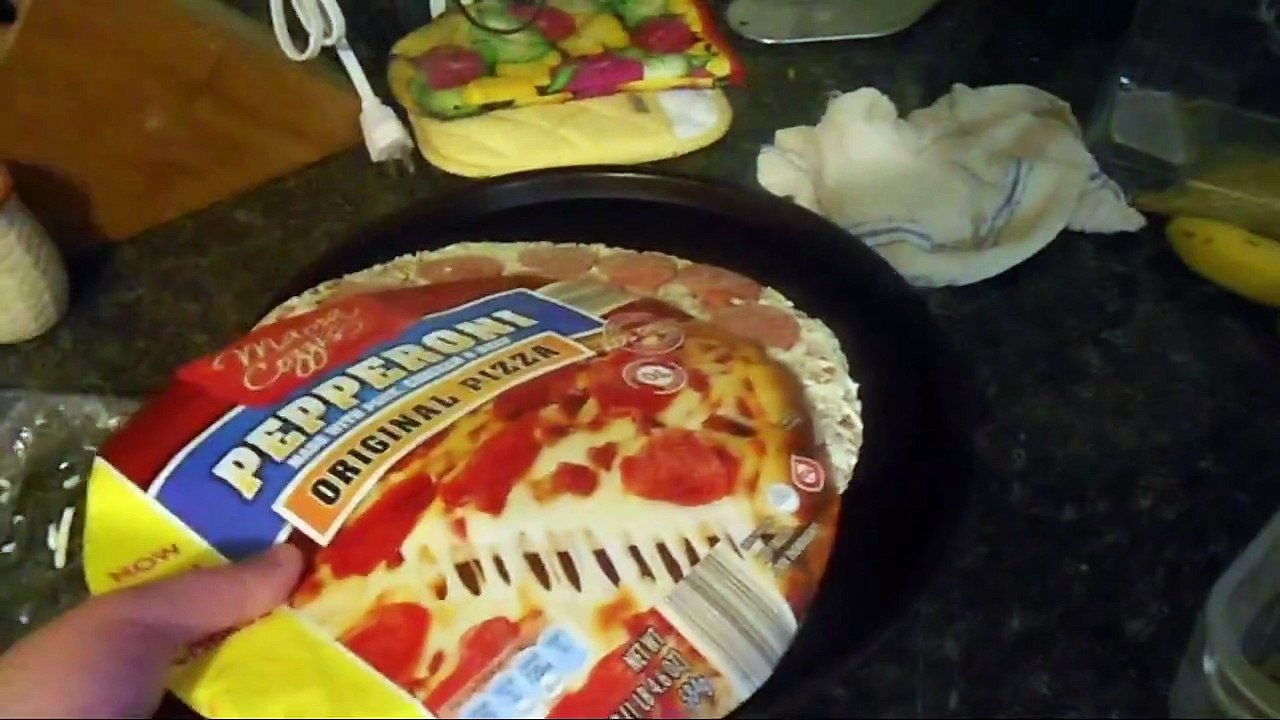 How to make frozen pizza