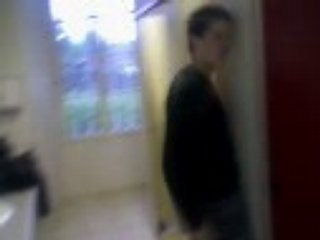 Franck ki rentre dan une porte