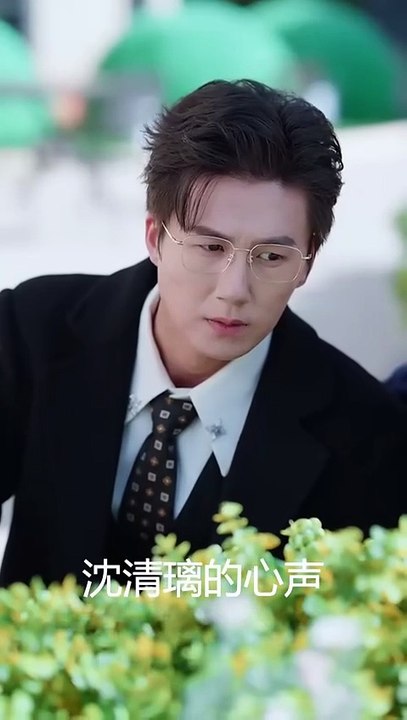 (83) After the end of the story, after dressing up as the heroine of the sadistic text, her voice was eavesdropped by the whole family, no matter how she acted as a monster and died, the whole family automatically made up for her difficulties and backhand