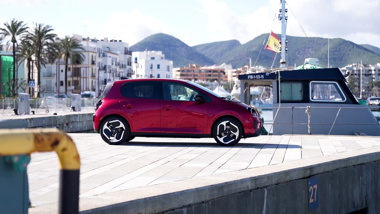 Renault Twingo E-Tech electric - Techno version in Absolute red Design Preview