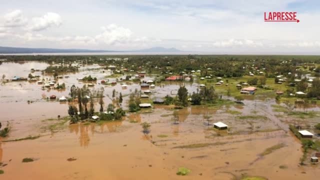 Kenya: gravi inondazioni causano 88 morti e oltre 34mila sfollati