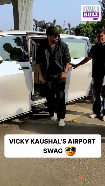 Vicky Kaushal keeps it stylish and effortlessly cool as he gets at the airport. The actor once again proves that simple travel fashion can make a strong statement.