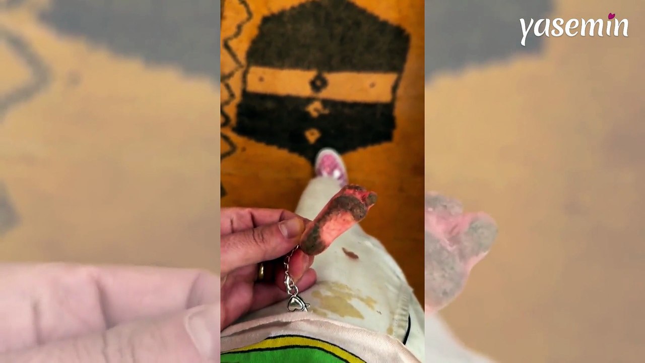 Selena Gomez'in eşi Benny Blanco kirli ayaklarının anahtarlığını yaptırdı!