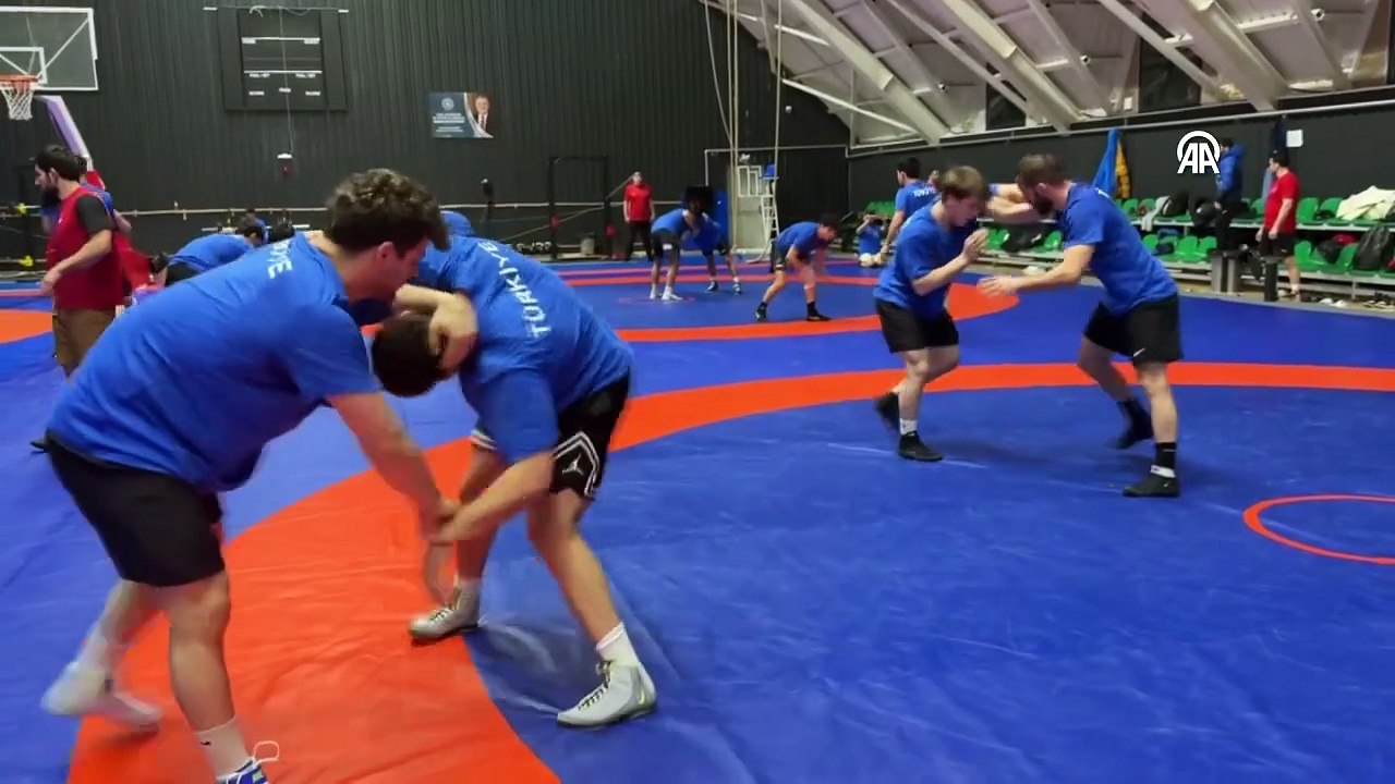 Güreşe ağabeyleri sayesinde başlayan milli sporcunun hedefi Avrupa şampiyonluğu | Ajansspor | AA