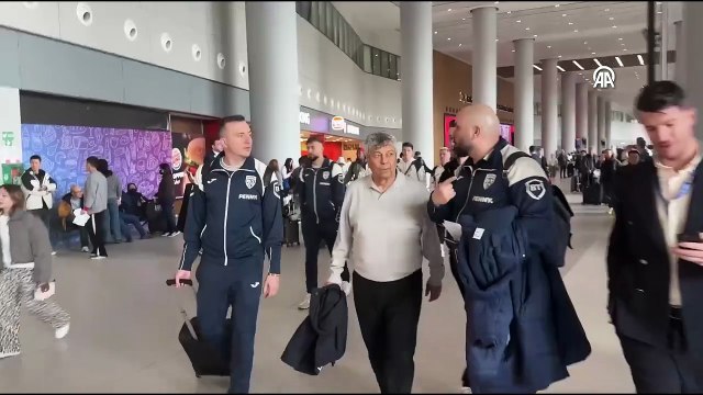 Romanya Milli Futbol Takımı, İstanbul'a geldi | Ajansspor | AA