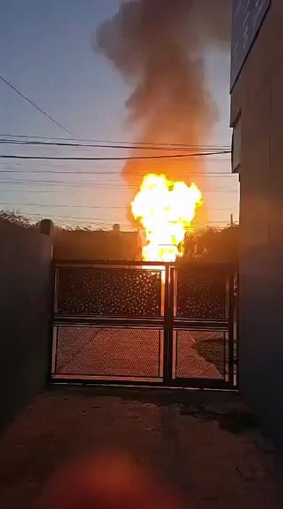 Incendio en un depósito de garrafas en Merlo 3