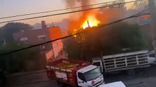 Explosiones, fuego y pánico en Merlo: un incendio en un depósito de garrafas desató una "escena de guerra"