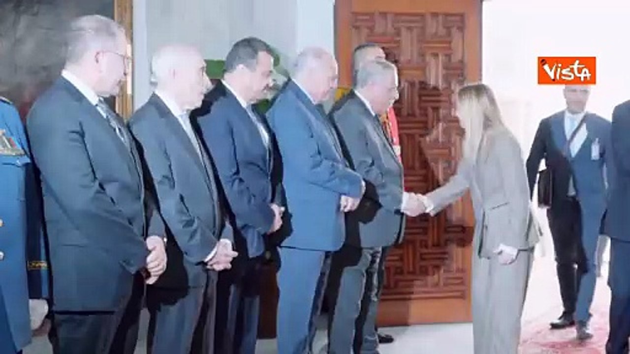 Meloni arriva al palazzo presidenziale ad Algeri per incontro col Presidente algerino Tebboune