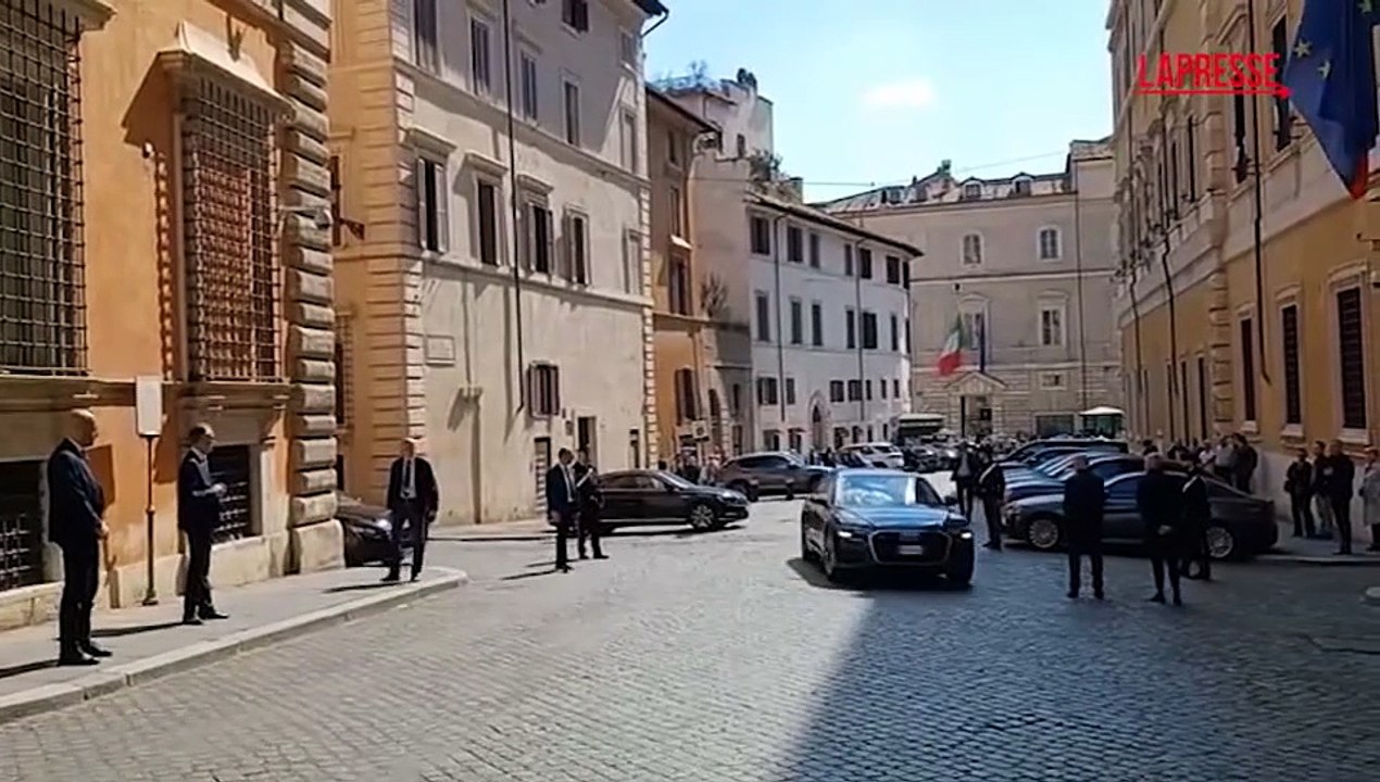 Famiglia nel bosco, genitori arrivati a Palazzo Giustiniani per incontro con La Russa