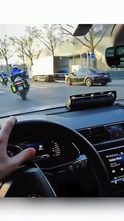 🏍️ "La France qu'on aime" : des motards de la Police Nationale escortent en urgence un transport d'organe pour une greffe à Paris