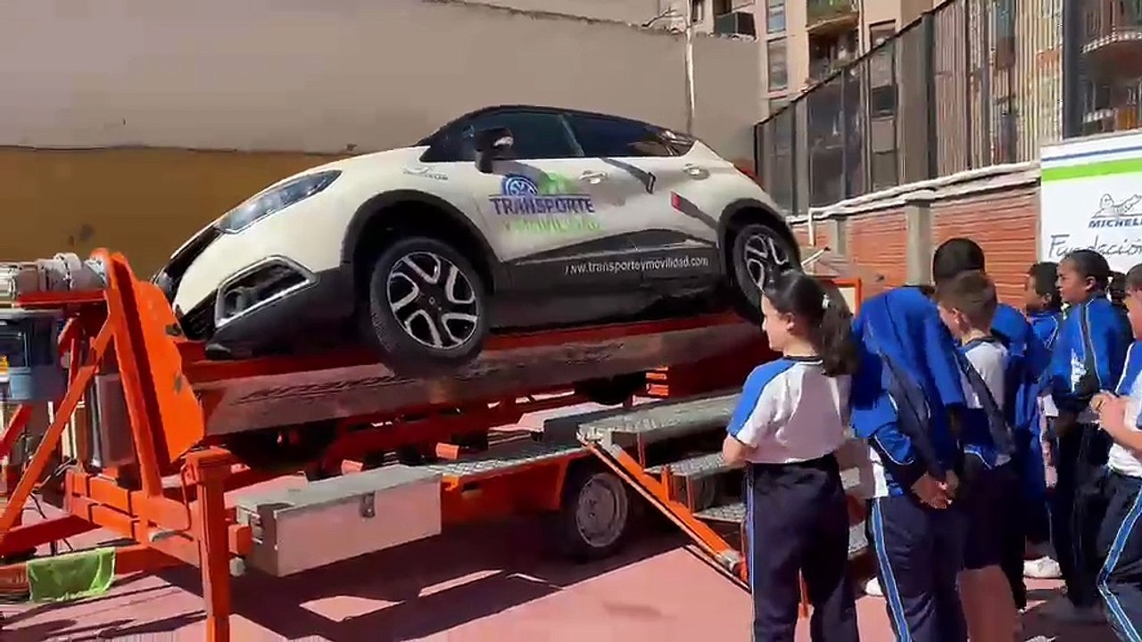 Dos cosas que seguro no haces cuando te abrochas el cinturón de seguridad que pueden salvarte la vida