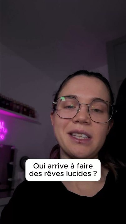 Les rêves me fascinent.Parfois ils sont totalement absurdes… et parfois on se rend compte qu’on est en train de rêver.Les rêves lucides, vous en avez déjà fait ?