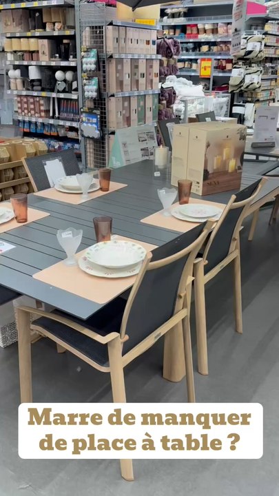Vous pouvez trouver en magasin du mobilier de jardin HESPERIDE 🥰#jardin #table #mobilier