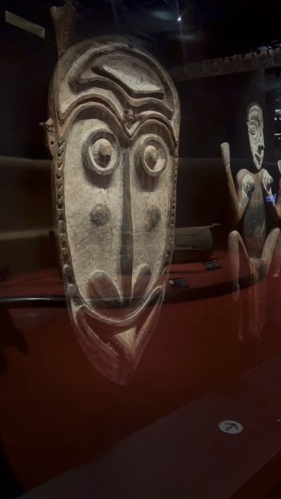 Un jour avec moi au musée puis au restaurant 🥰