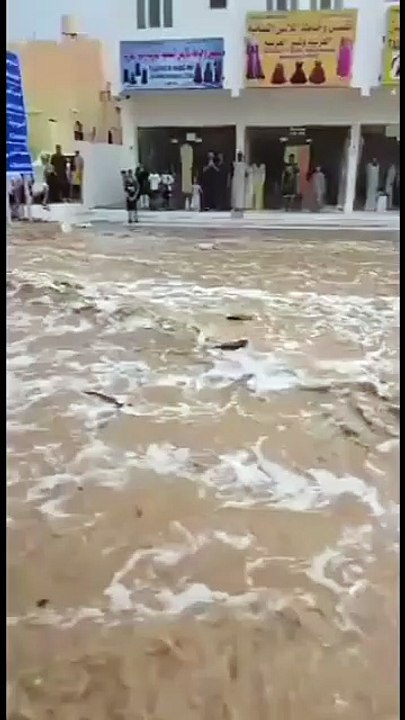 شاهد بالفيديو 📹 أخدود المسرات و الأودية في ولايات سلطنة عمان