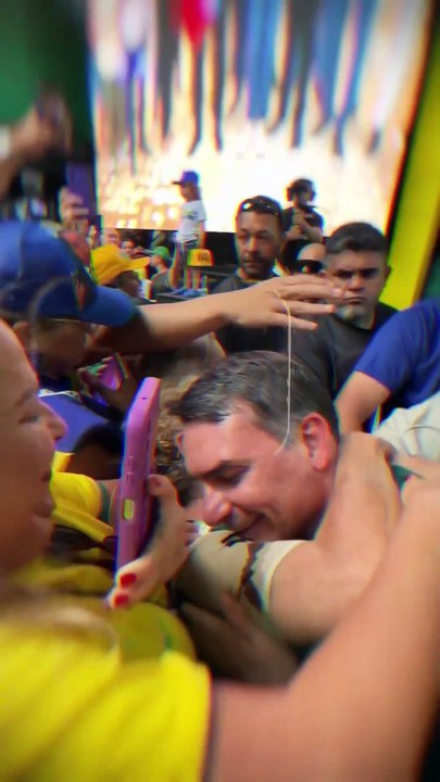 Flávio faz dancinhas para mirar TikTok, idade de Lula e jovens da periferia