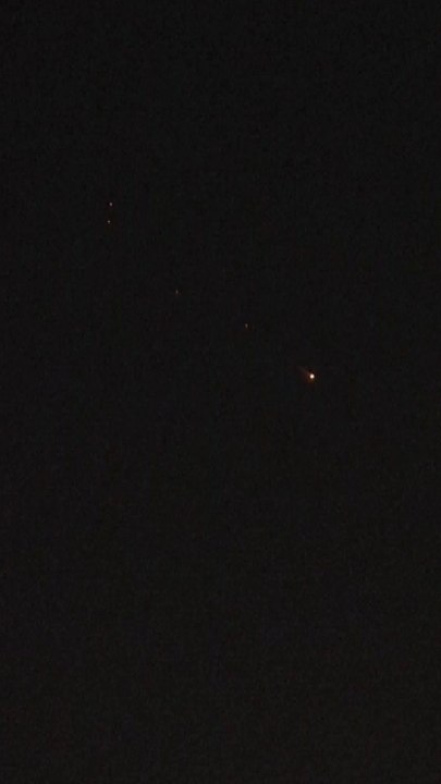 Iranian missiles carrying cluster warheads seen in Tel Aviv