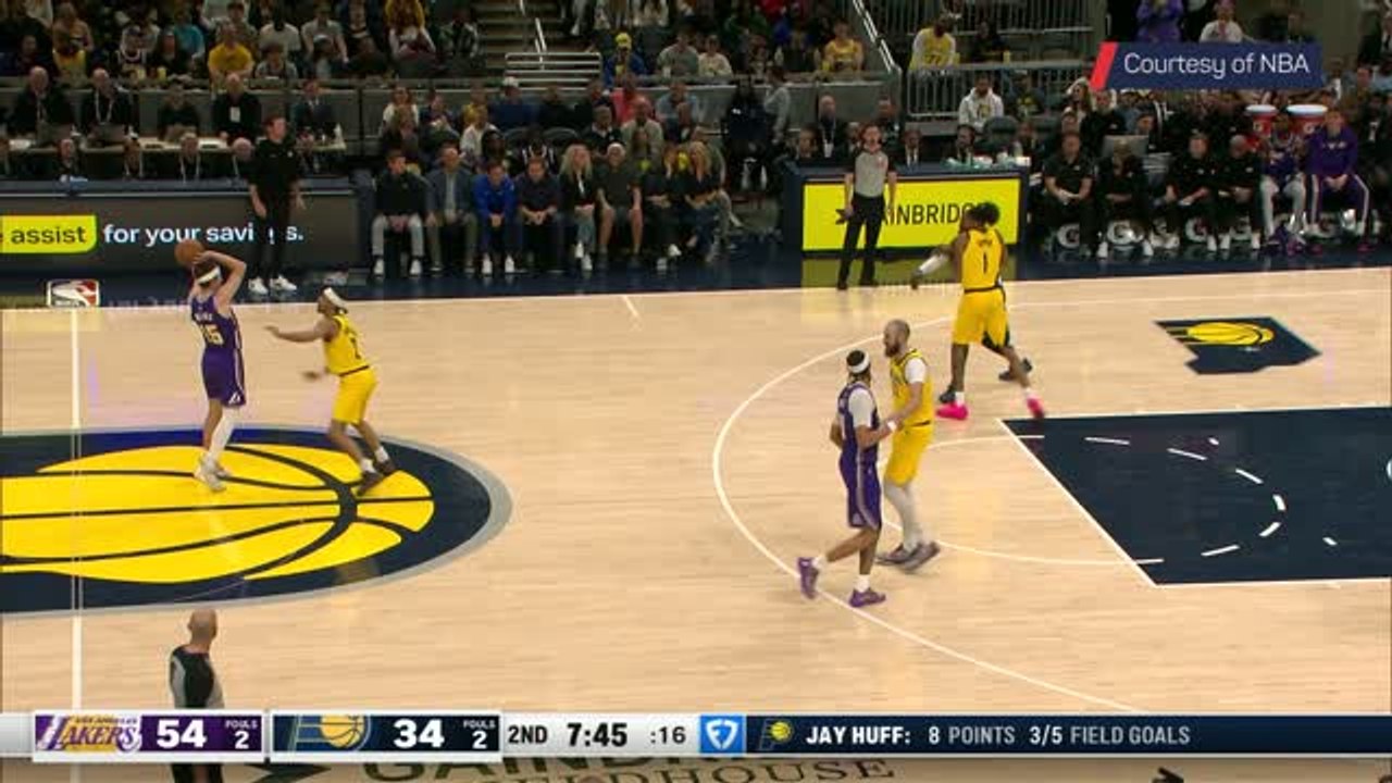 LeBron makes insane reverse assist to LaRavia