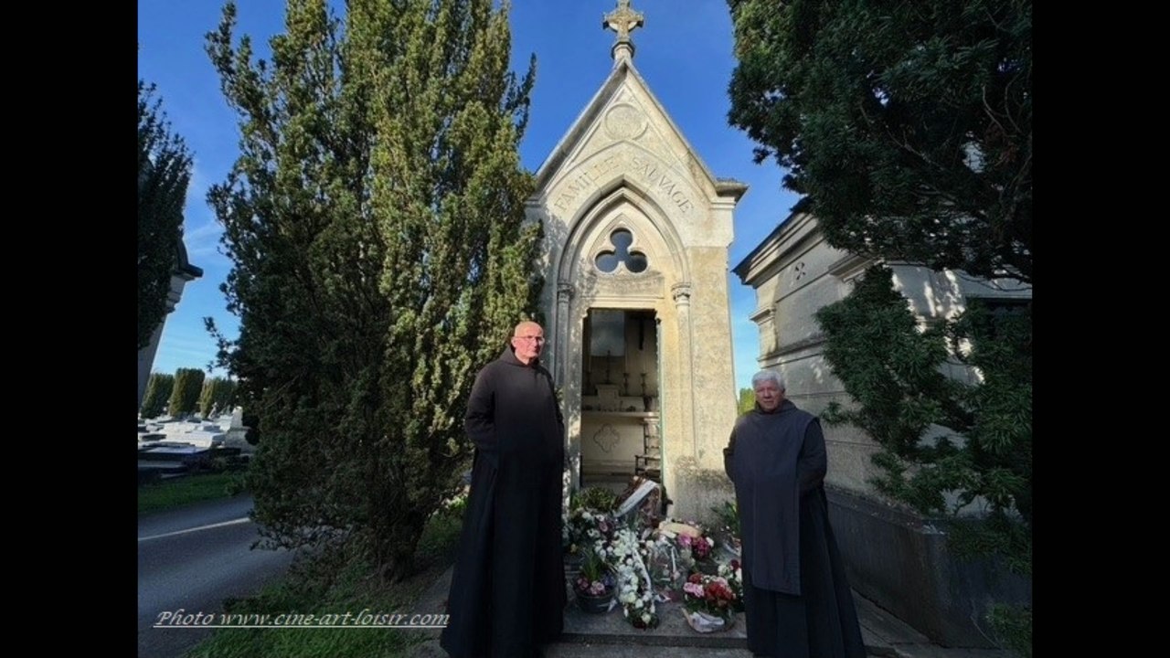 Chant du « Libera me » sur la tombe de Monique Menut – Frère Toussaint & Frère Adrien (17 mars 2026)
