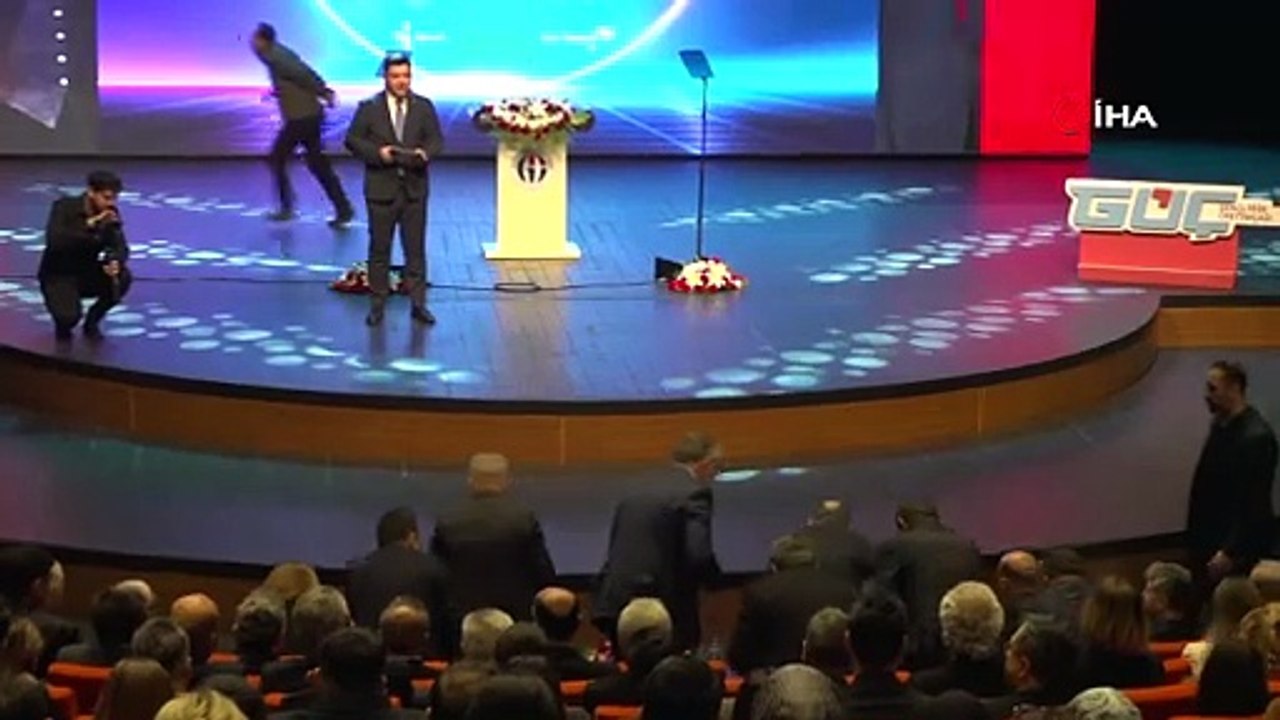 Bakan Vedat Işıkhan: \"İşsizlik oranı, 2012 yılından itibaren en düşük seviyesine geriledi\"