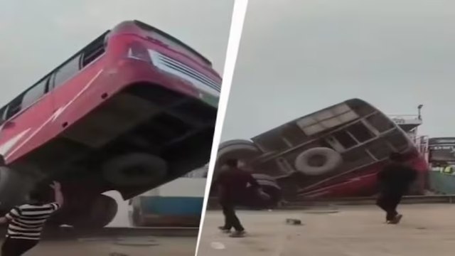 Bangladesh, autobus precipita nel fiume durante l’imbarco su un traghetto: 26 morti