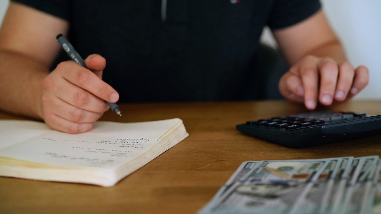 Conquer a No-Spend Month with Simple, Realistic Steps
