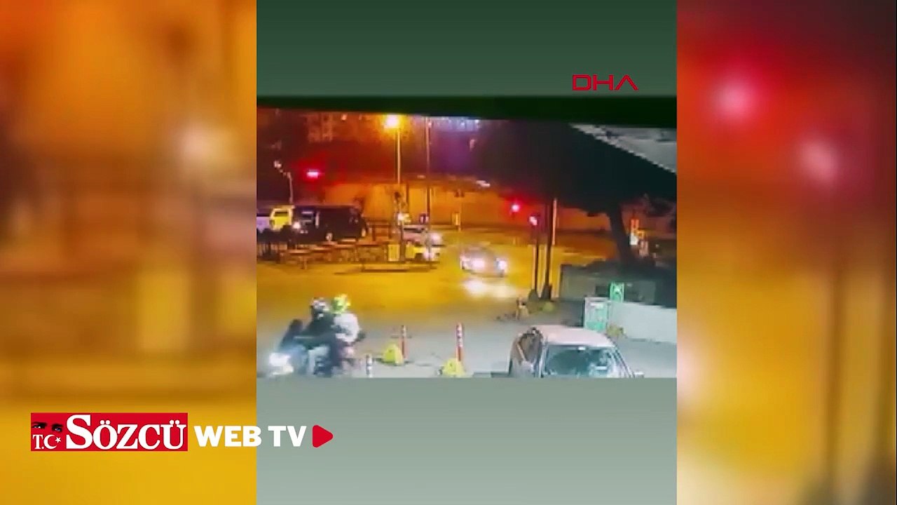 Üsküdar’da iki otomobilin kafa kafaya çarpıştığı kaza kamerada