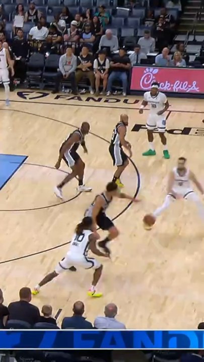 🚨 LES SPURS SONT INTOUCHABLES 🚨San Antonio MASSACRE Memphis cette nuit 123-98 😤Wemby en mode MONSTRE : 19 pts, 15 rebonds, 7 contres 🕷️ Le gamin est pas humain…Vassell aussi en feu : 19 pts à 70% aux tirs 🎯