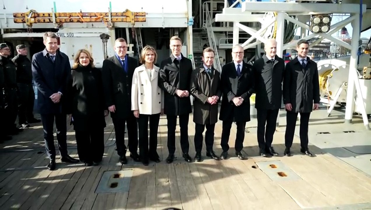 Starmer and JEF leaders watch Finnish coastguard exercise