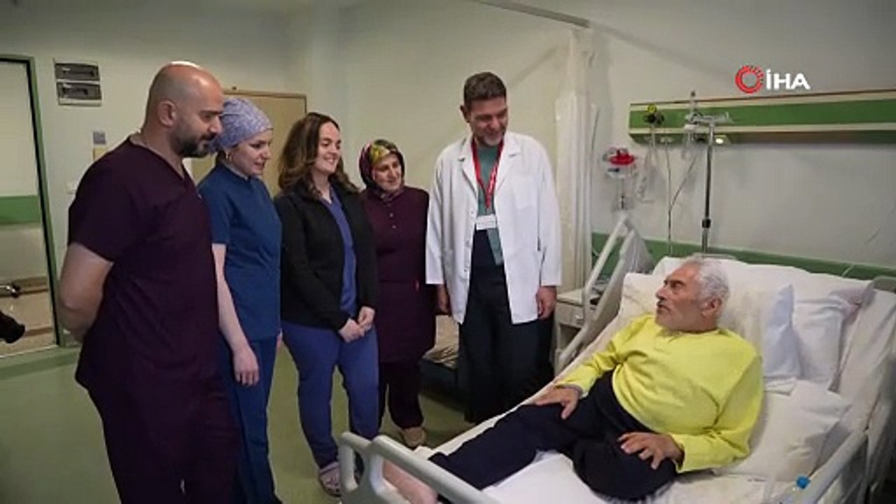 Tıpta nadir vaka: Eğri göğüs kafesi ve skolyoza rağmen kalbi saatlerce durdurularak hayata döndürüldü