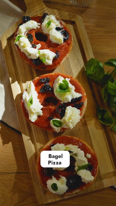 Bagel pizza