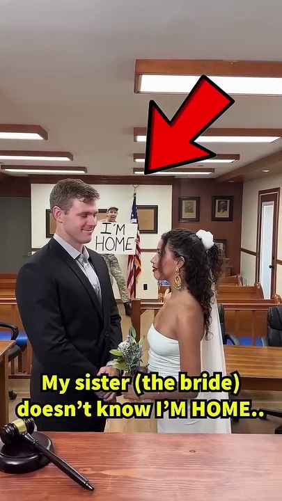 Soldier comes home to surprise sister at her courtroom wedding!! 🥹 🥹