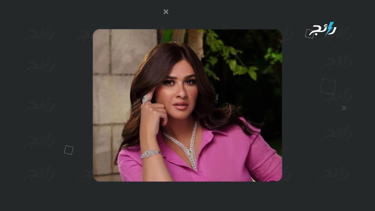 ياسمين عبد العزيز تحسم الجدل حول جمالها!