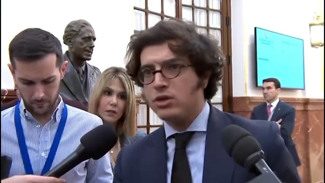 Figaredo arremete contra Sánchez y Feijóo por "embarrar" a Vox en casos de corrupción