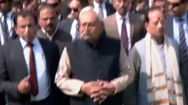 सीएम पद पर अभी भी क्यों बने हैं नीतीश कुमार, बिहार में बढ़ी सियासी हलचल