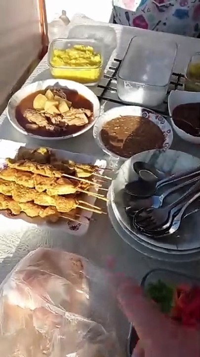 Malaysian Eid food is amazing!😍 Herkese iyi bayramlar! Selamat hari raya