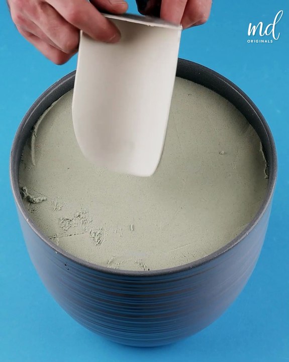 Experimenting with aluminum liquid 🧪🧑‍🔬