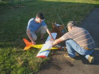 moi en snow et avec mon avion sur la piste de Chenove