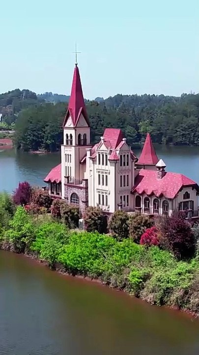 Abandoned by Blood, Pampered by Love- Drama Movie English Sub