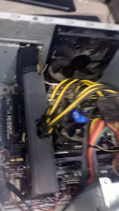 Gigabytes ga-q87m-d2h motherboard power on but no display #issue #processor #area #notworking #fixed