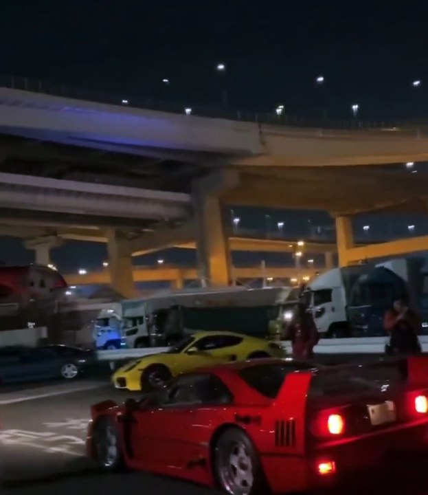 Le pilote Lewis Hamilton a fait une apparition surprise en compagnie de Kim Kardashian