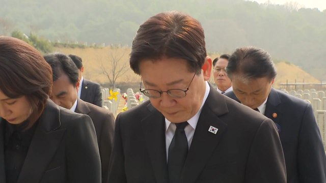 이 대통령, 고 채상병 묘역 찾아 많은 게 제자리 찾아 다행 / YTN