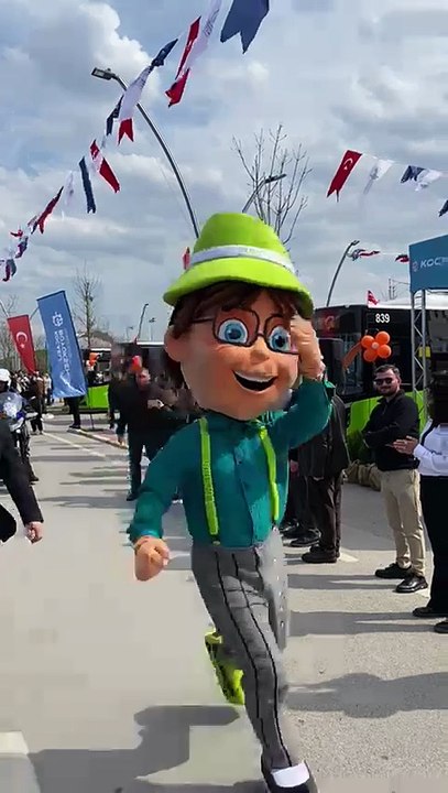 Kocaeli Büyükşehir'de 55 yeni araç daha hizmete alındı!