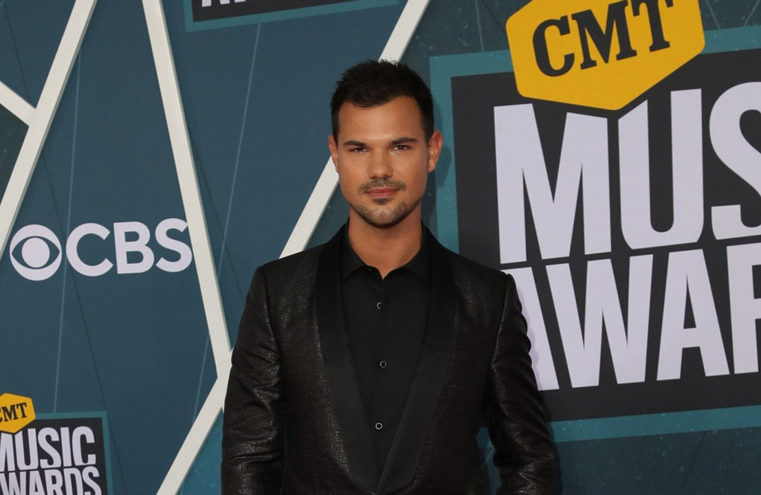 Taylor Lautner va être papa