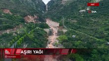 Aşırı yağış sonrası dere taştı, köprü yıkıldı ve yol çöktü