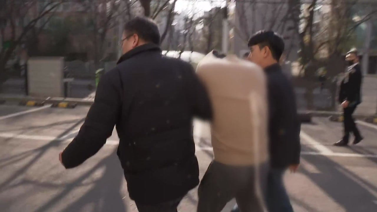 '보복 대행 테러' 일당 4명 체포...총책 구속 심사 / YTN