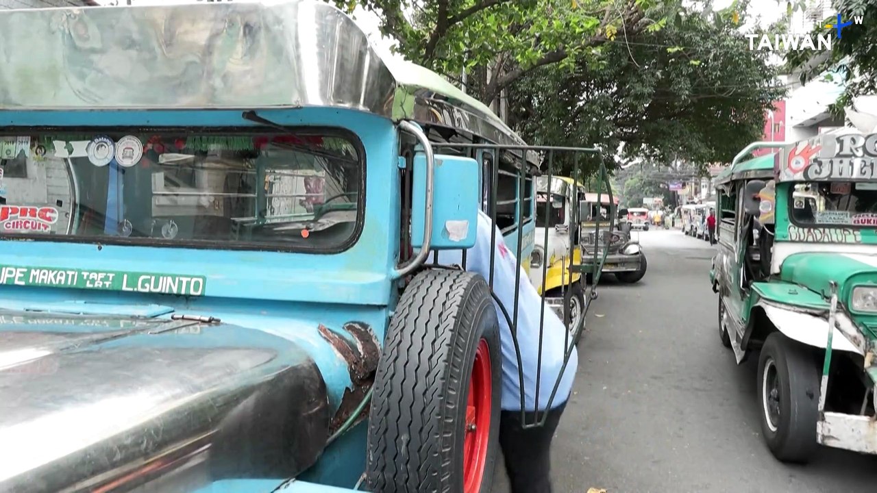 Manila Jeepney Drivers Struggle as Iran War Drives Up Fuel Costs