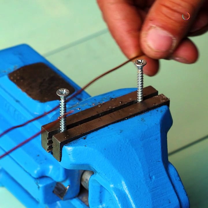 Crafty hack for securely attaching wires to metal - video Dailymotion