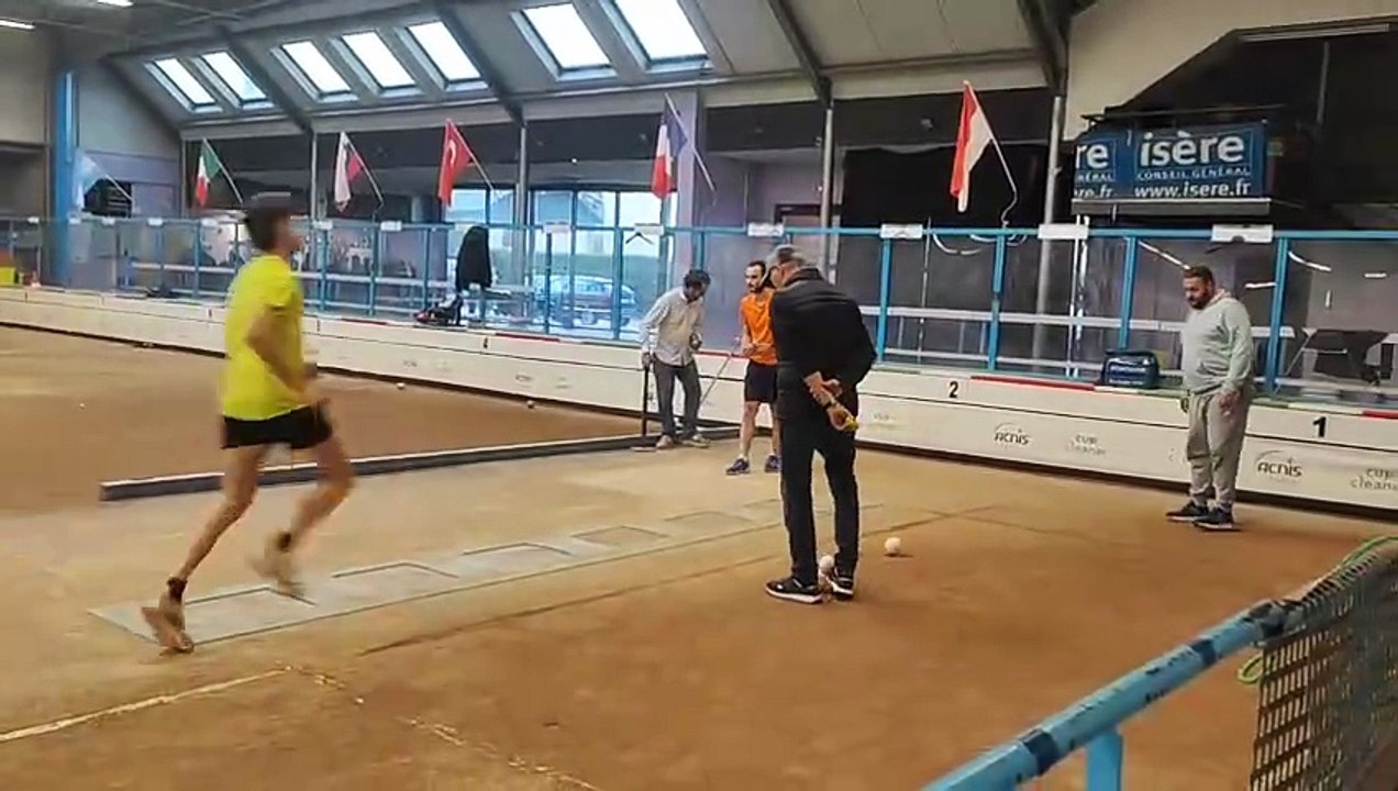 Connaissez-vous les boules lyonnaises ? Le club de Fontaine, en Isère, dispute la finale du championnat de France